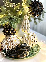 Dekorácie - Veľké papierové ozdoby origami so zlatom, exkluzívna kolekcia - 18003762_