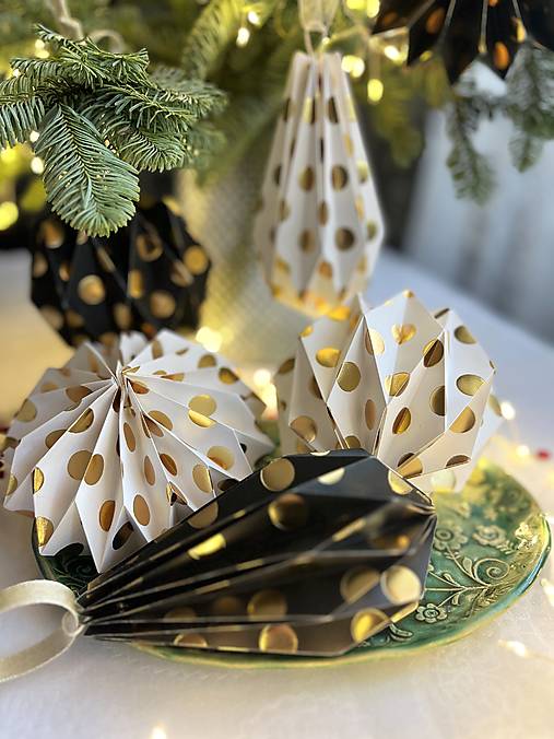 Veľké papierové ozdoby origami so zlatom, exkluzívna kolekcia
