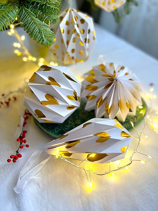 Veľké papierové ozdoby origami so zlatom, exkluzívna kolekcia