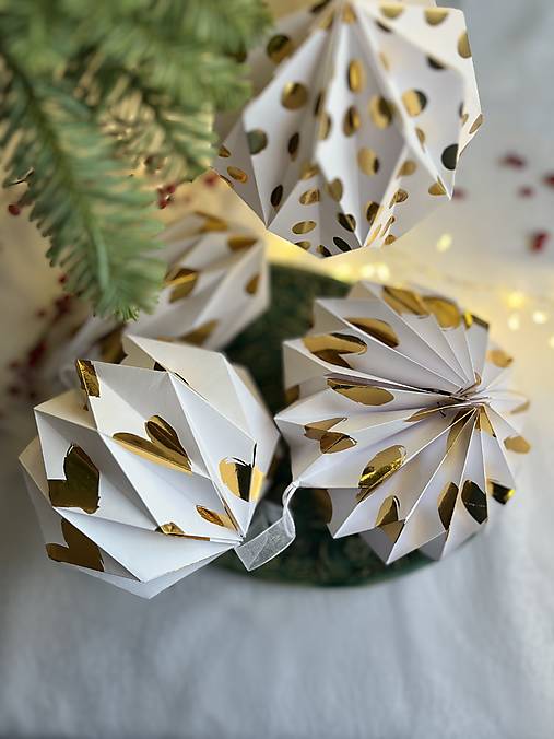 Veľké papierové ozdoby origami so zlatom, exkluzívna kolekcia
