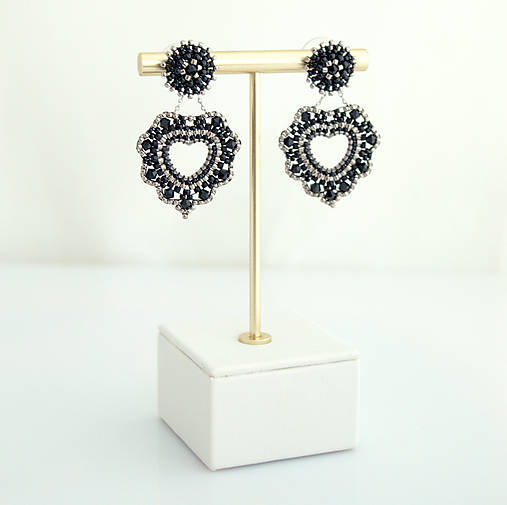 Romantické vycibrené srdiečka (Čierne)