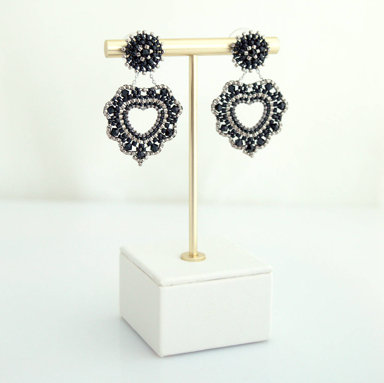 Romantické vycibrené srdiečka (Čierne)