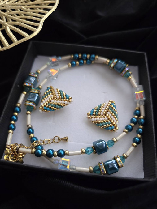 Set Emerald Triangle