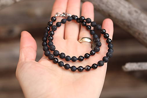 Pánsky náhrdelník z minerálu turmalín, láva, onyx