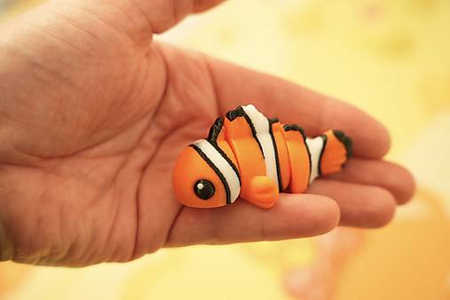 Mini oranžová rybička – klaun „Nemo“ – roztomilý drobček na hranie