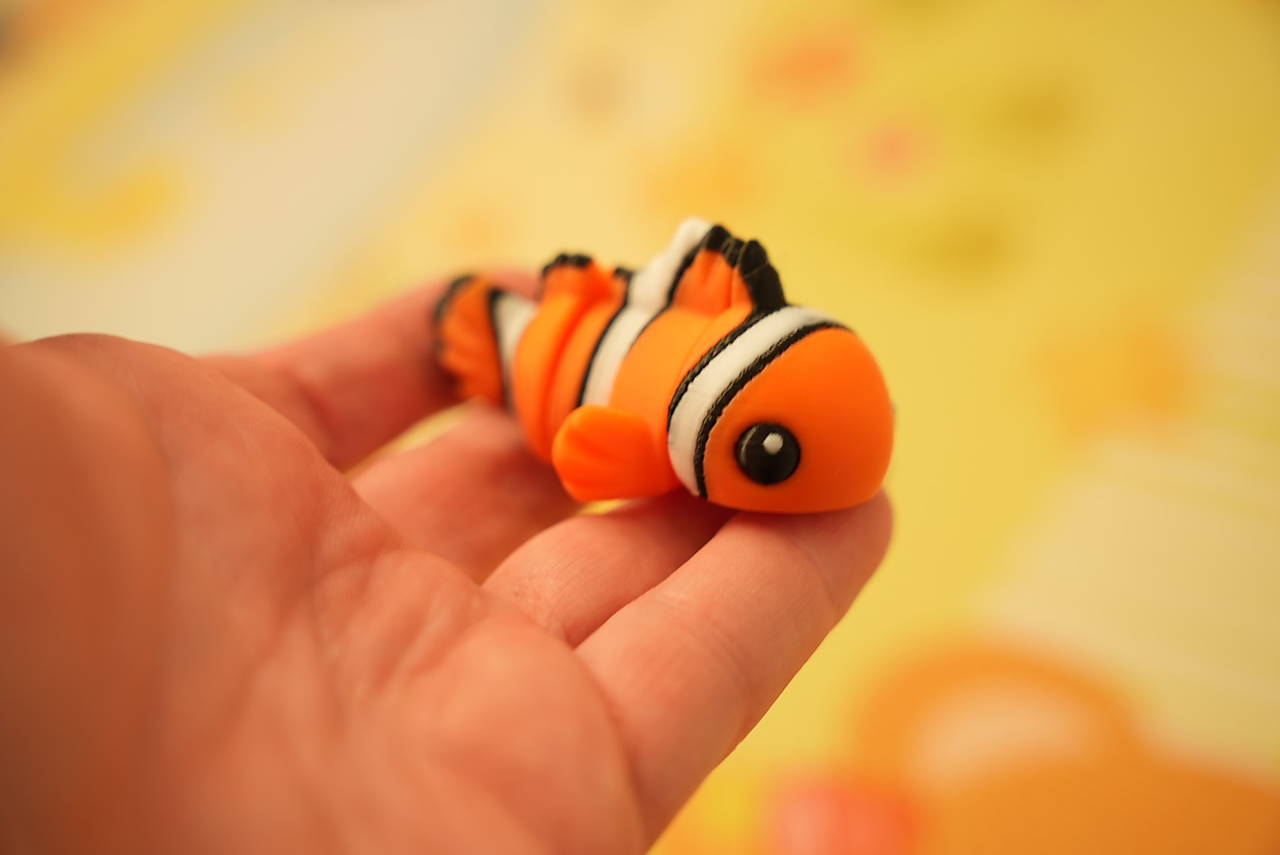 Mini oranžová rybička – klaun „Nemo“ – roztomilý drobček na hranie