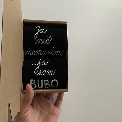 Maľované ponožky s nápisom: Ja nič nemusím, ja som unicorn (S menom)