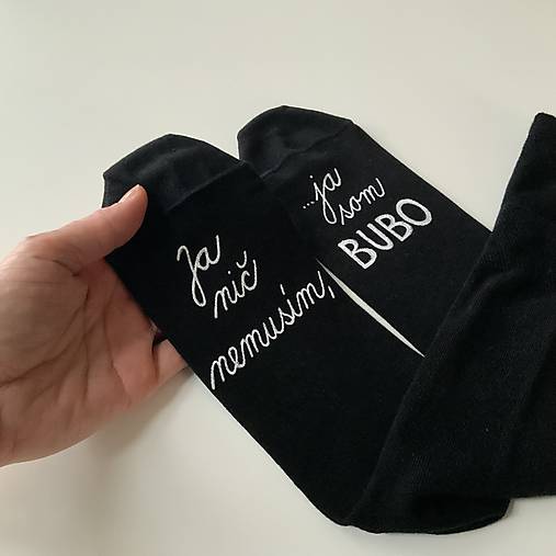 Maľované ponožky s nápisom: Ja nič nemusím, ja som unicorn (S menom)