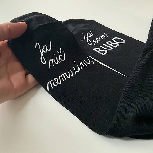 Maľované ponožky s nápisom: Ja nič nemusím, ja som unicorn (S menom)