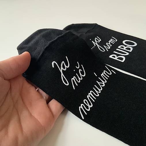 Maľované ponožky s nápisom: Ja nič nemusím, ja som unicorn (S menom)