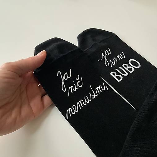 Maľované ponožky s nápisom: Ja nič nemusím, ja som unicorn (S menom)