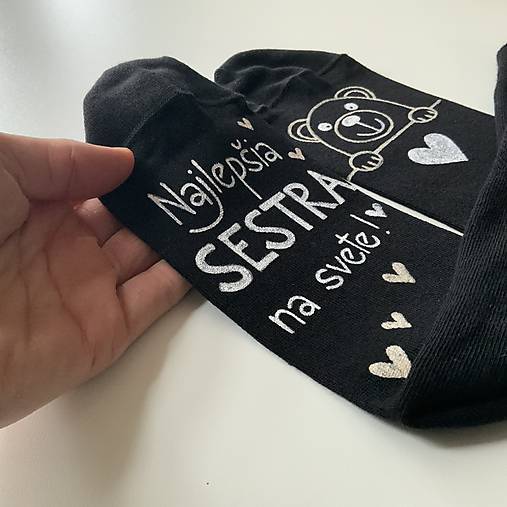 Maľované ponožky čierne s nápisom: Najlepšia sestra