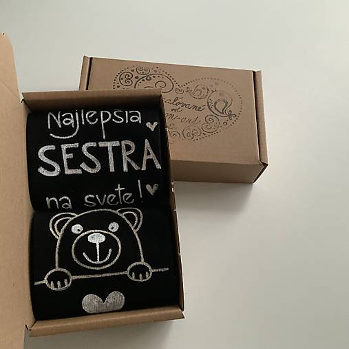 Maľované ponožky čierne s nápisom: Najlepšia sestra