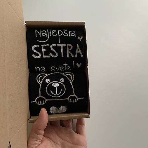 Maľované ponožky čierne s nápisom: Najlepšia sestra