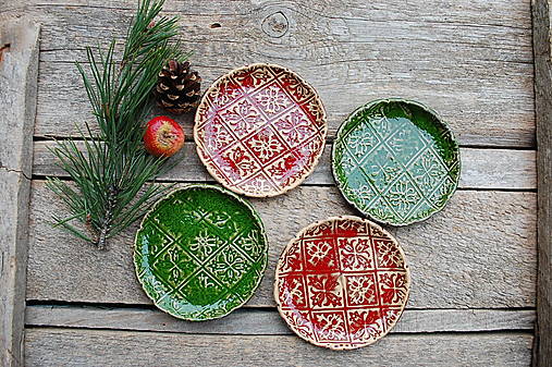 Príbory, varešky, pomôcky - Keramické vianočné podšálky - 18006187_