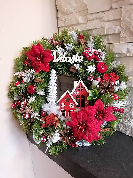 Dekorácie - Zimný veniec s domčekmi 36cm - 18005305_