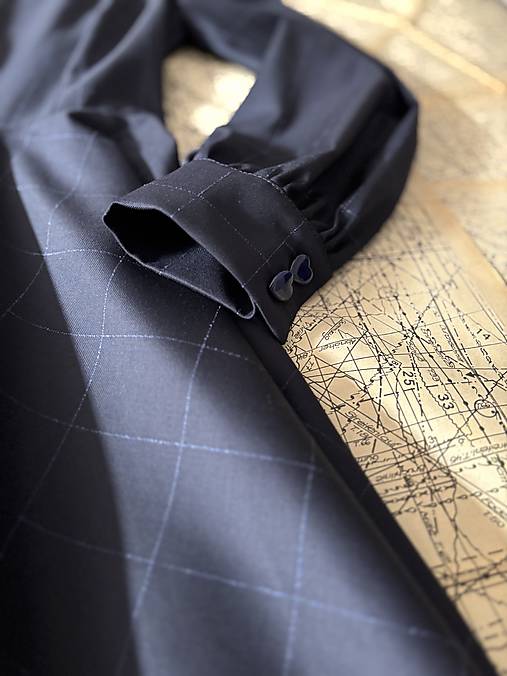 Tmavomodré vlnené kárované šaty Alisma s kruhovou sukňou