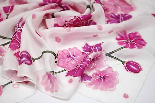 Hodvábna ručne maľovaná šatka – ružový čerešňový kvet (sakura)