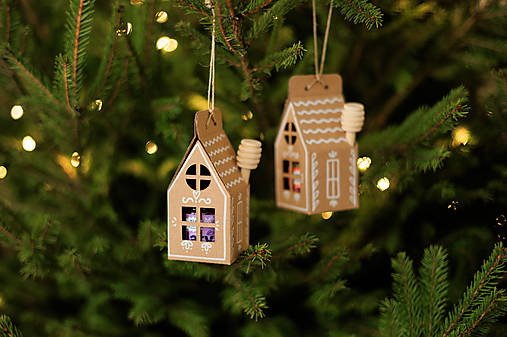 Potravinové darčekové sady - Medovníkový darčekový domček s medom a drevenou naberačkou - 18009040_