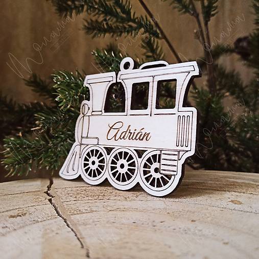 Dekorácie - Vianočná ozdoba VLÁČIK s menom - 18008666_