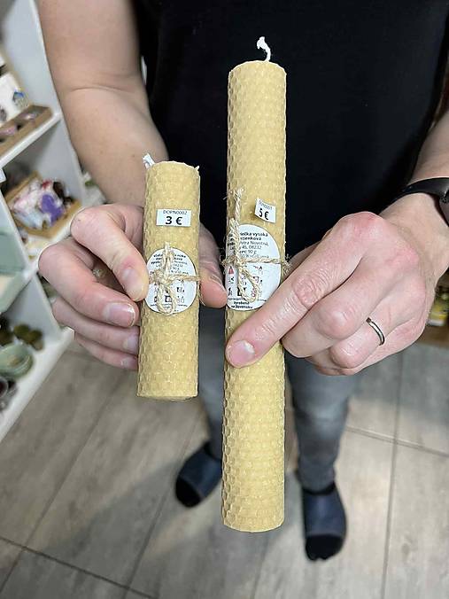 Medzistienková medová sviečka
