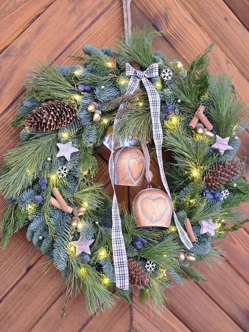 Dekorácie - Živý veniec na dvere - 18012036_