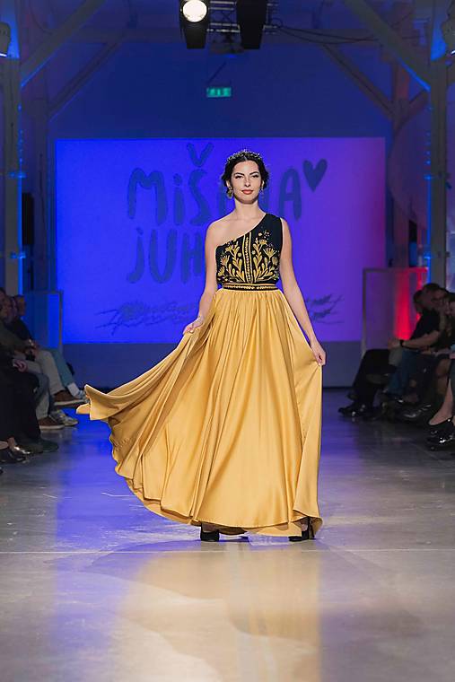 Kvietkovaná tiara nočná záhrada