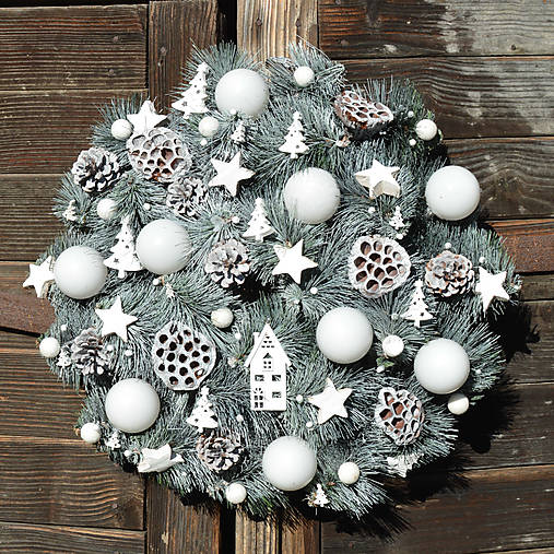 Dekorácie - Vianočný veniec - 18013258_