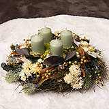  - Adventný svietnik/veniec/ so sviečkami v prírodnom vzhľade.  - 18010888_