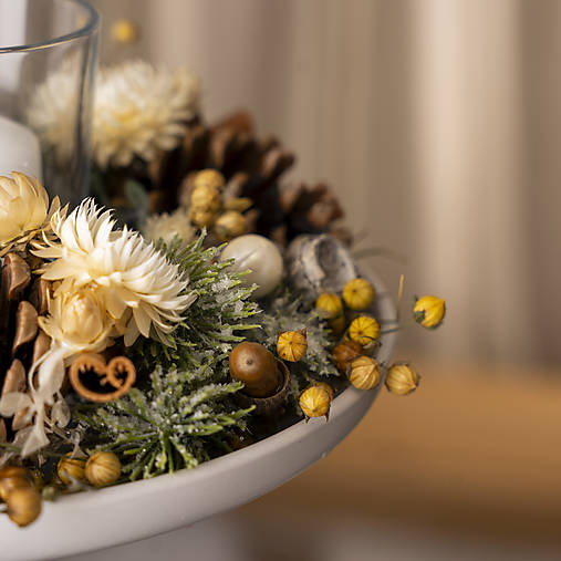 Svietnik zo sušených kvetov na stôl  (Biela)