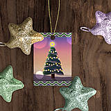 Úložné priestory & Organizácia - Vianočný stromček pri západe slnka - menovka - 18011867_