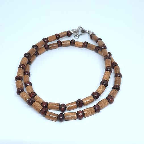 Pánsky náhrdelník z drevených korálok