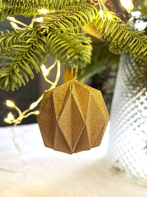 Papierové ozdoby origami so zlatom, exkluzívna kolekcia