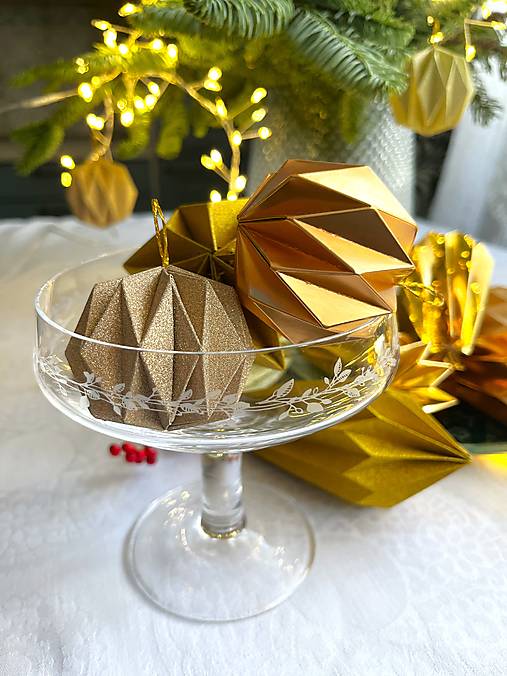 Papierové ozdoby origami so zlatom, exkluzívna kolekcia