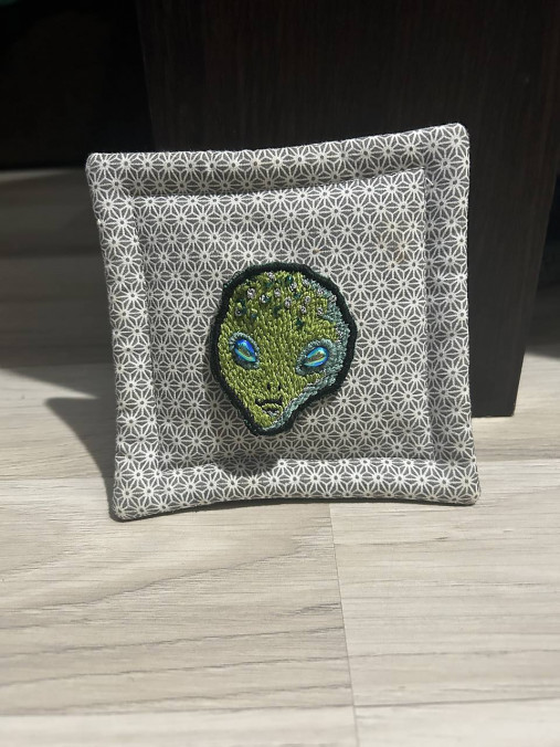 Brošne - Brošňa ”Alien” - 18015087_