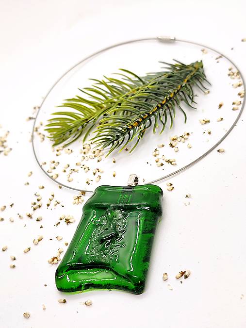 Náhrdelník z vínových fliaš "KARIN"