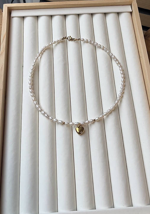 Perlový náhrdelník s príveskom