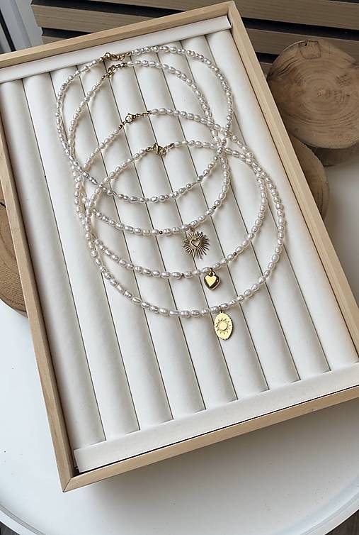 Perlový náhrdelník s príveskom