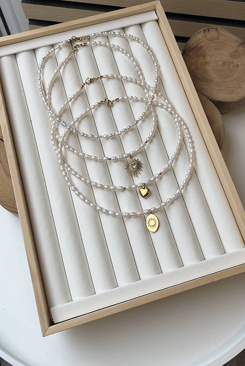 Perlový náhrdelník s príveskom