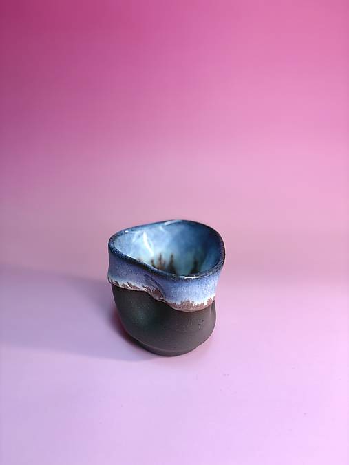 Hrnček na kávu asymterický