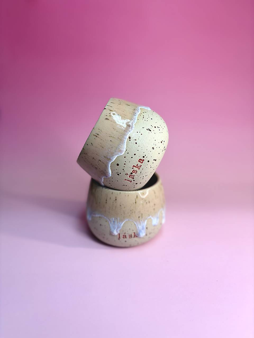 Keramický hrnček na čaj/ kávu Frosty Rose