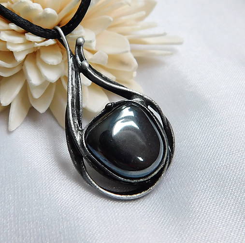 Náhrdelníky - Prívesok s hematitom ─YSAPY─ - 18018066_