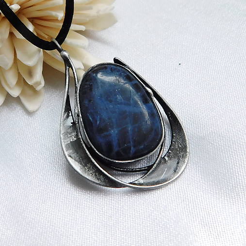 Náhrdelníky - Prívesok so sodalitom ─ZELTZIN─ - 18019012_