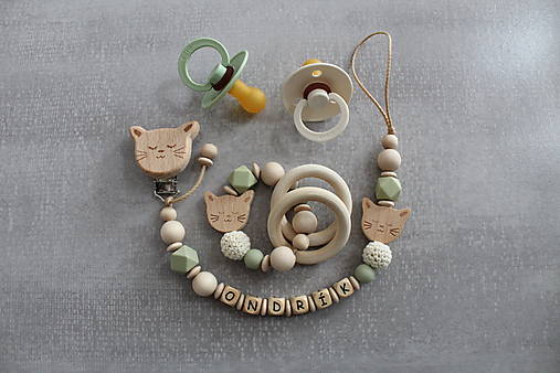 Detské doplnky - SET: Retiazka na cumlík a hryzadlo s menom, olivová mačička - 18018615_