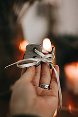 Náramky - Vyšívané ľanové náramky - 18018127_