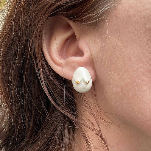 Porcelánové naušnice Wenusha so zlatými bradavkami