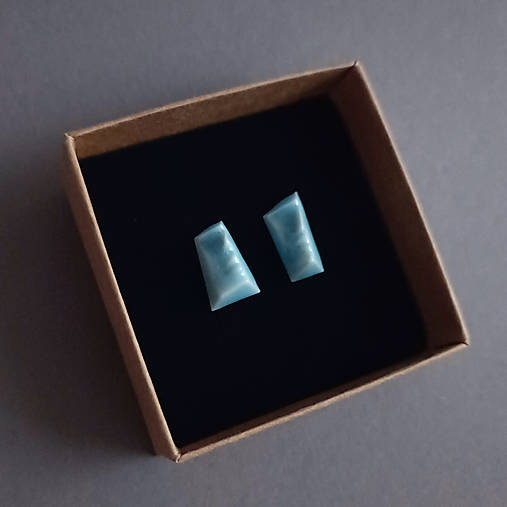 Porcelánové naušnice OnOn modro-biele