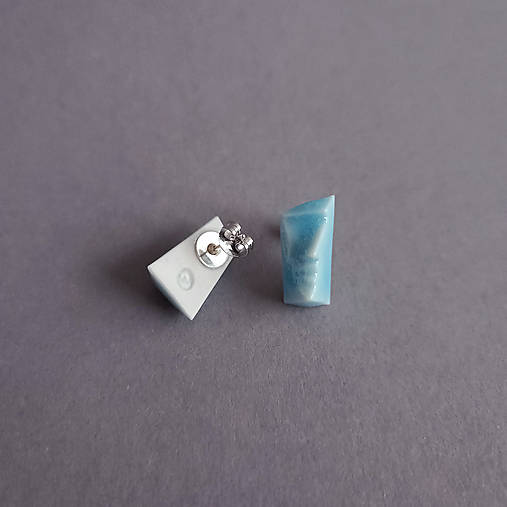 Porcelánové naušnice OnOn modro-biele