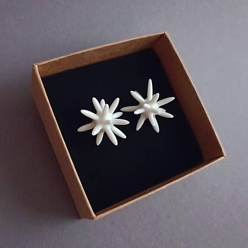 Porcelánové naušnice Vega – biele