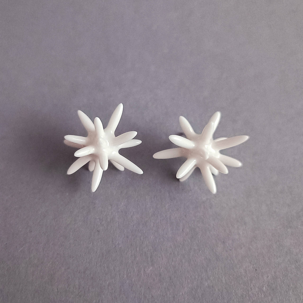 Porcelánové naušnice Vega – biele